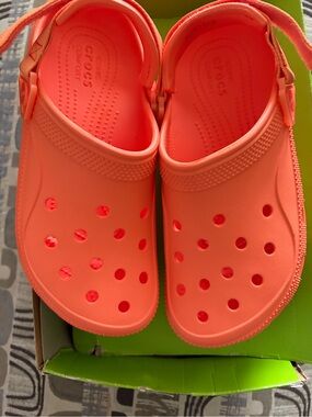 CROCS Classic Xscape Clog in Orange